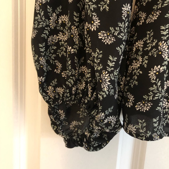 *NWT* Long Sleeve Blouse - Picture 2 of 4